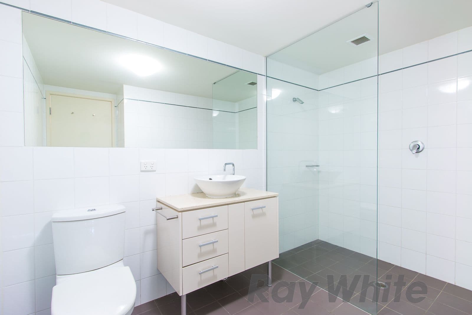 24 Bolton Street, Newcastle NSW 2300, Newcastle - Thumbnail 4