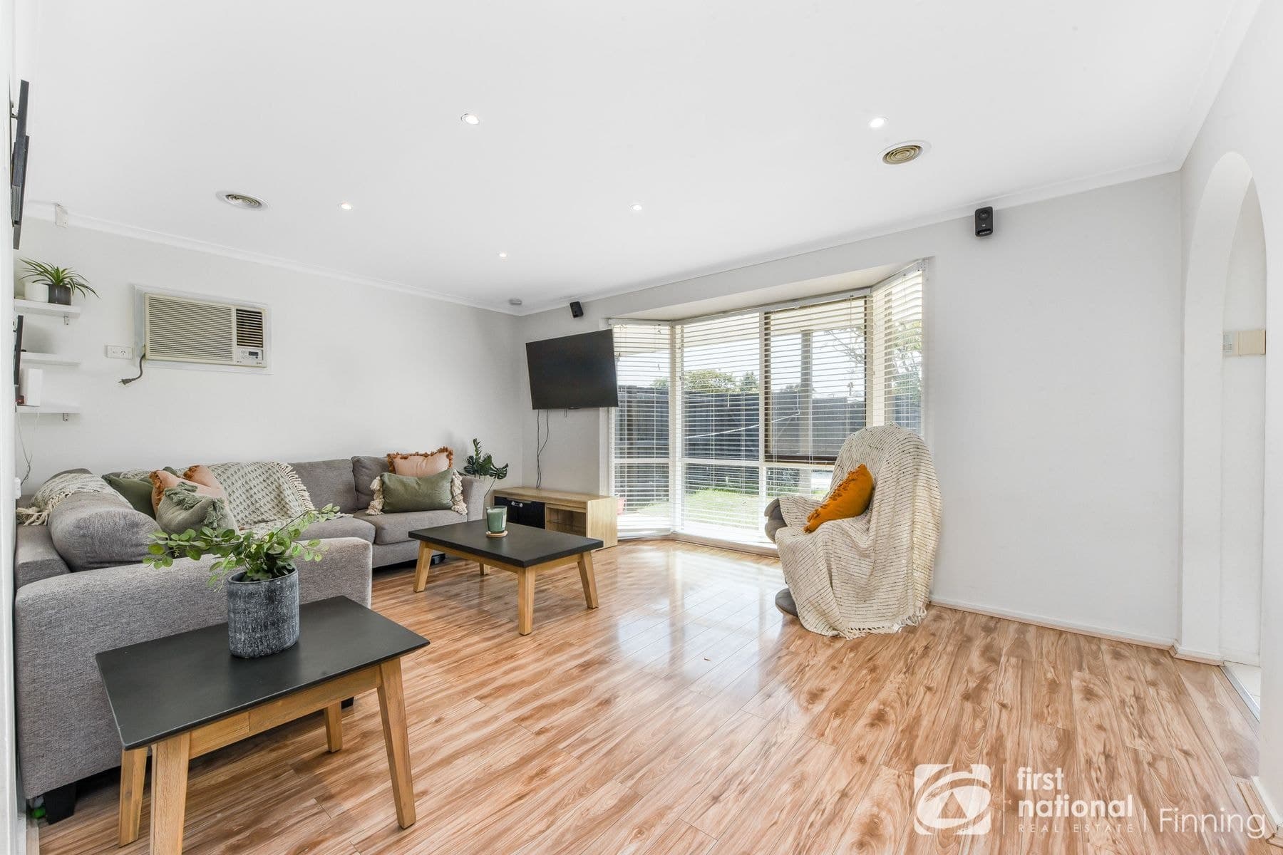 50 Elizabeth Street, Cranbourne North VIC 3977, Cranbourne North - Thumbnail 2