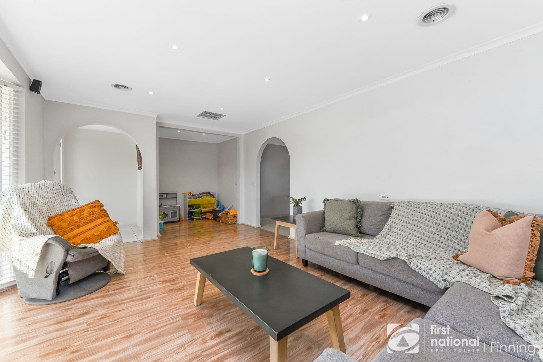 50 Elizabeth Street, Cranbourne North VIC 3977, Cranbourne North - Thumbnail 3