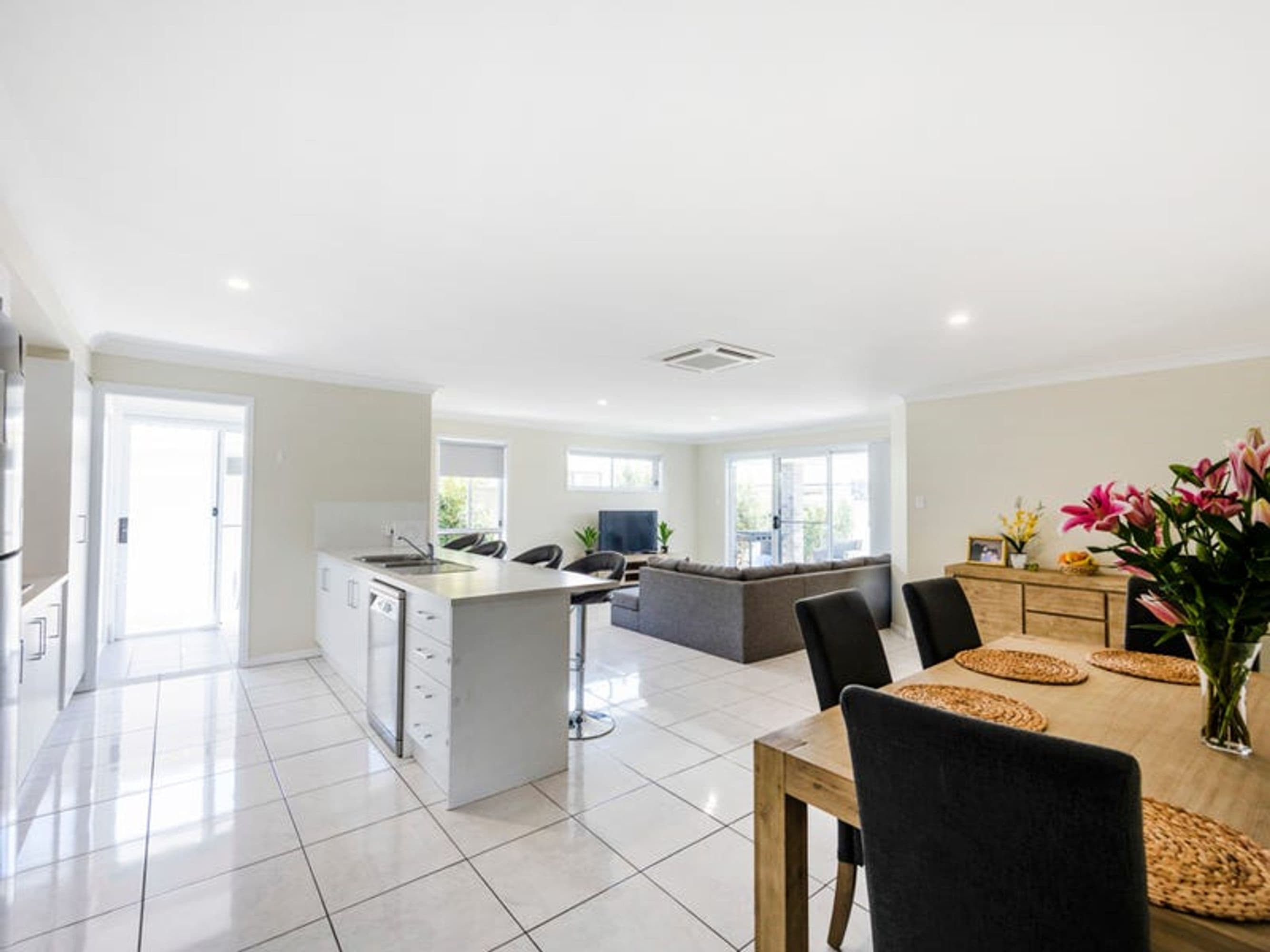 9 Waterways Drive, Sandy Beach - Thumbnail 3