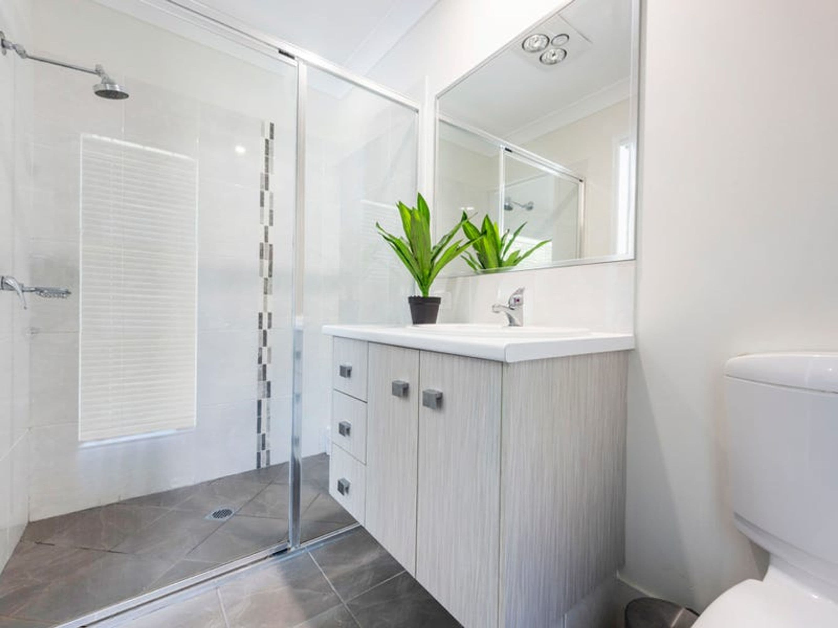 9 Waterways Drive, Sandy Beach - Thumbnail 8