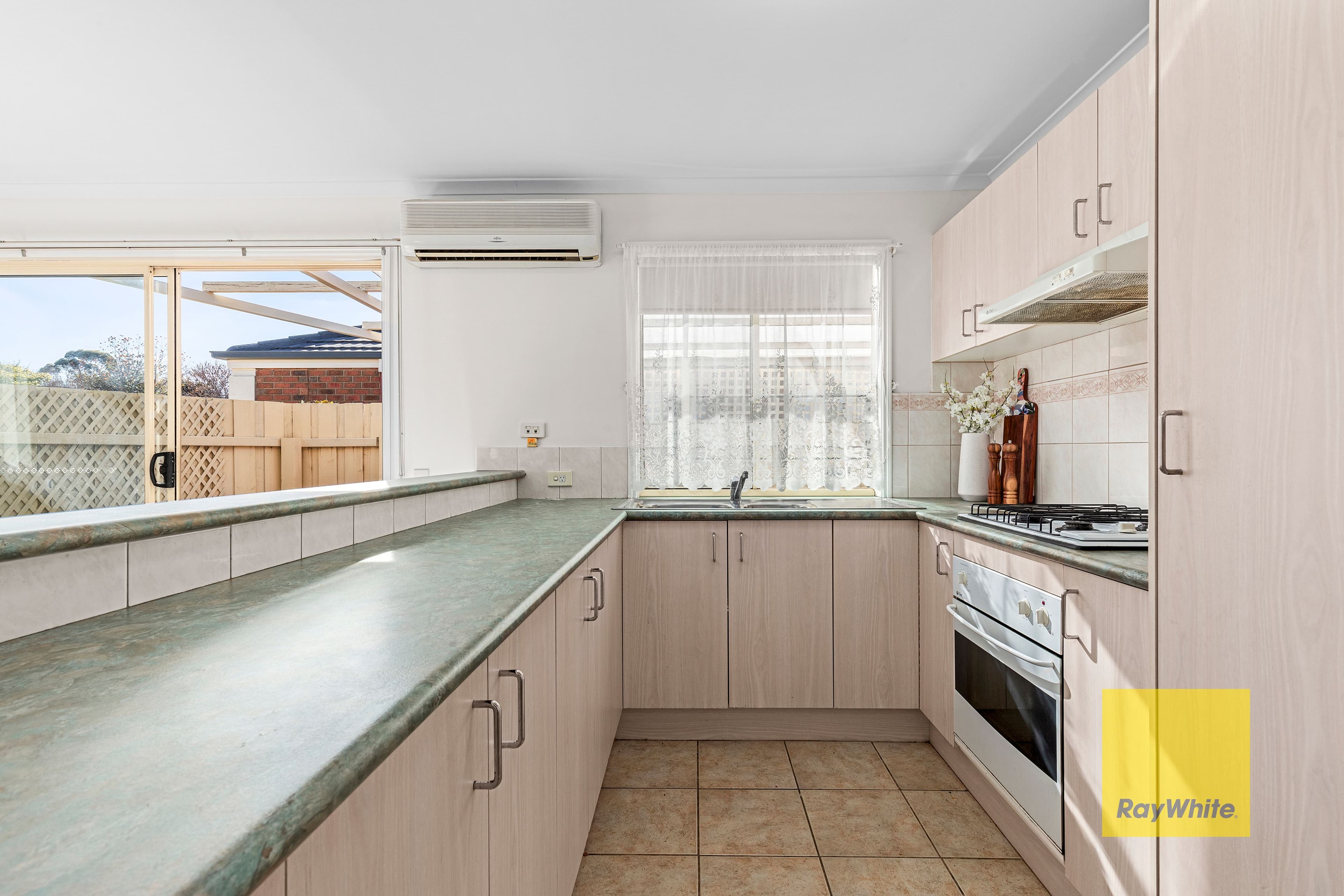53 Broughton Drive, Highton VIC 3216, Highton - Thumbnail 6