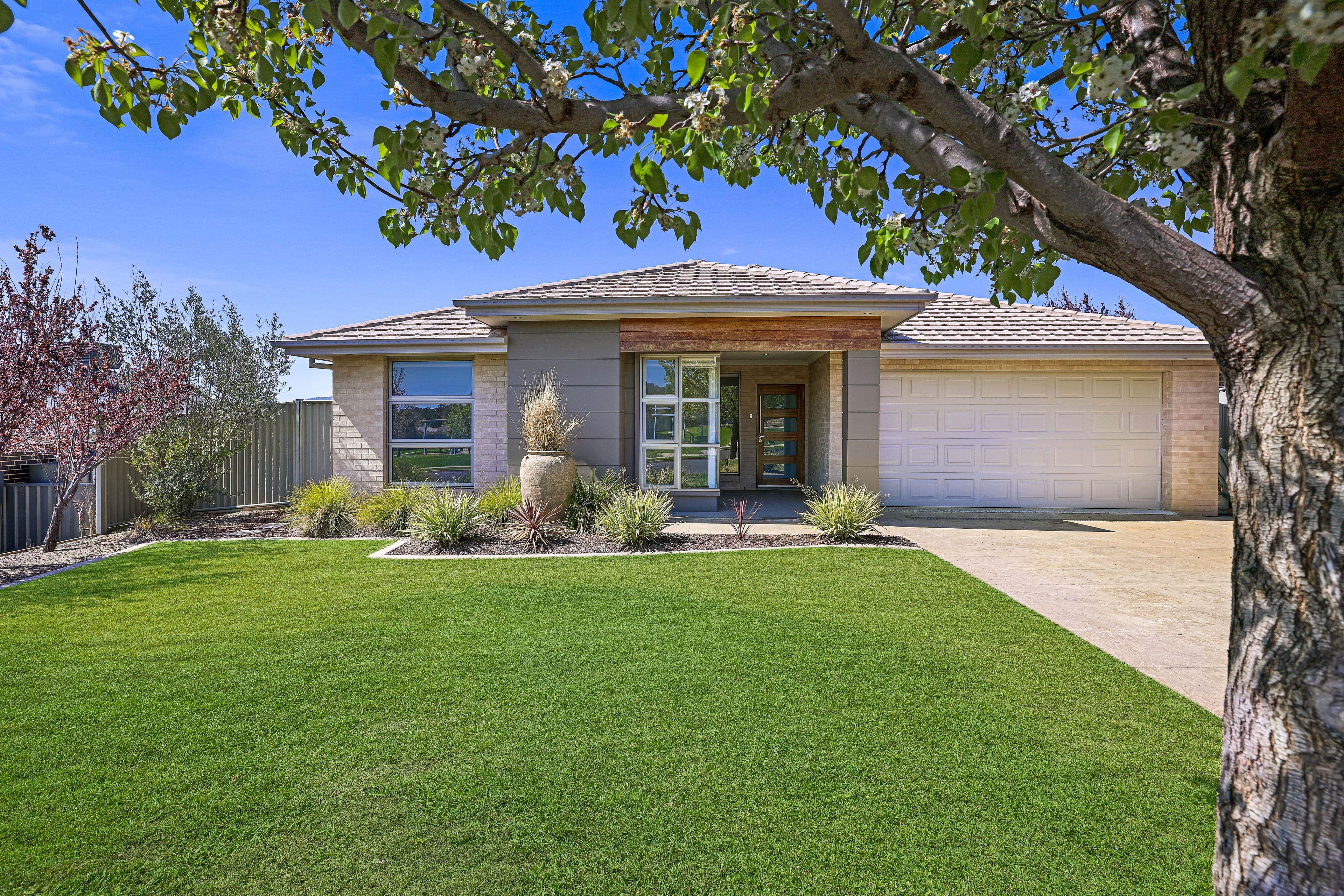 32 Falcon Drive, Tamworth NSW 2340, Calala - Thumbnail 2