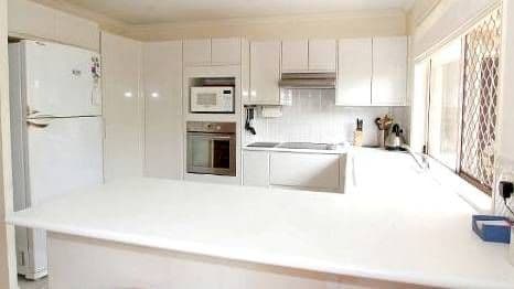 8 Lapwing Place, BURLEIGH WATERS QLD 4220, Burleigh Waters - Thumbnail 3