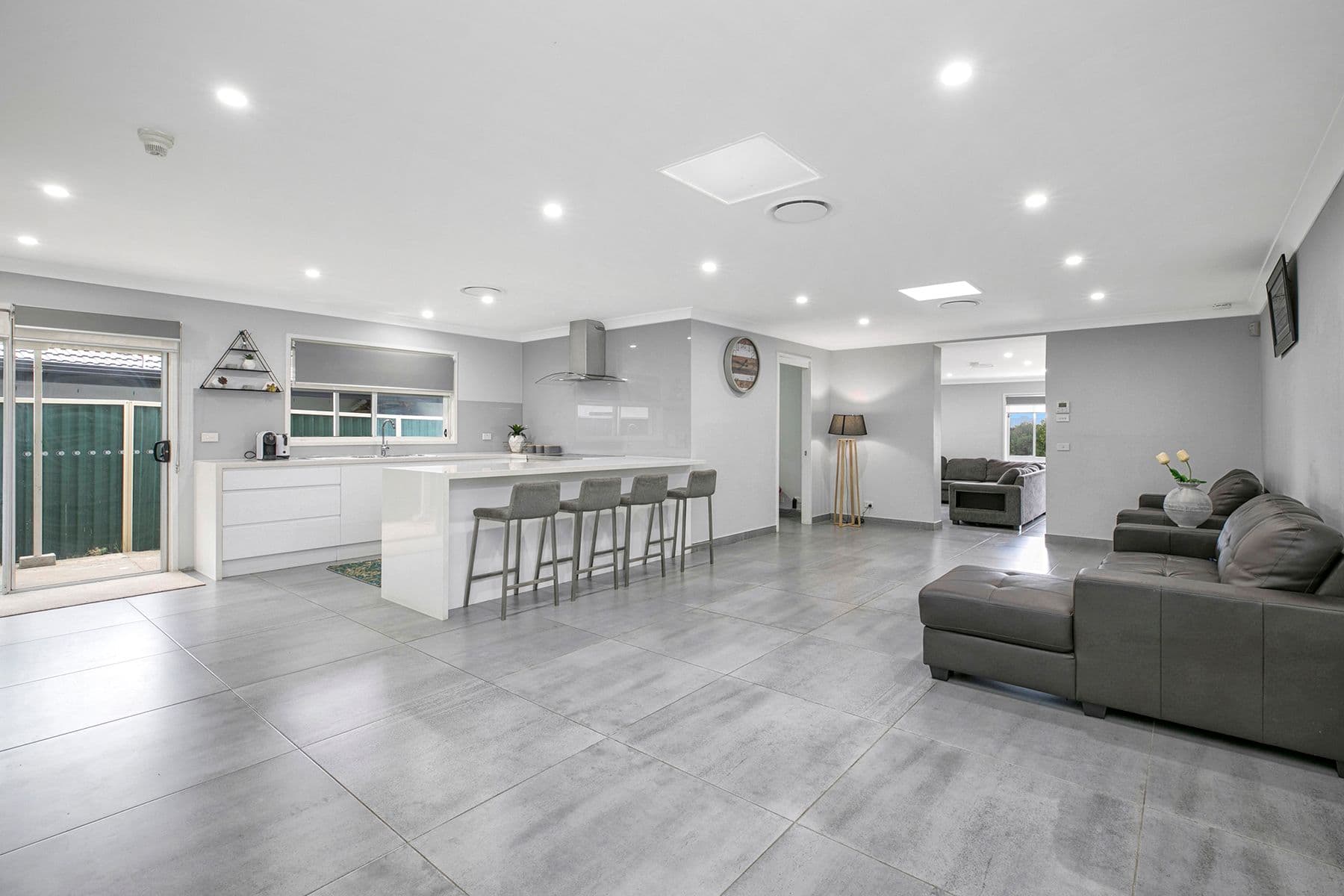 7 Baringa Close, Green Valley - Image 1