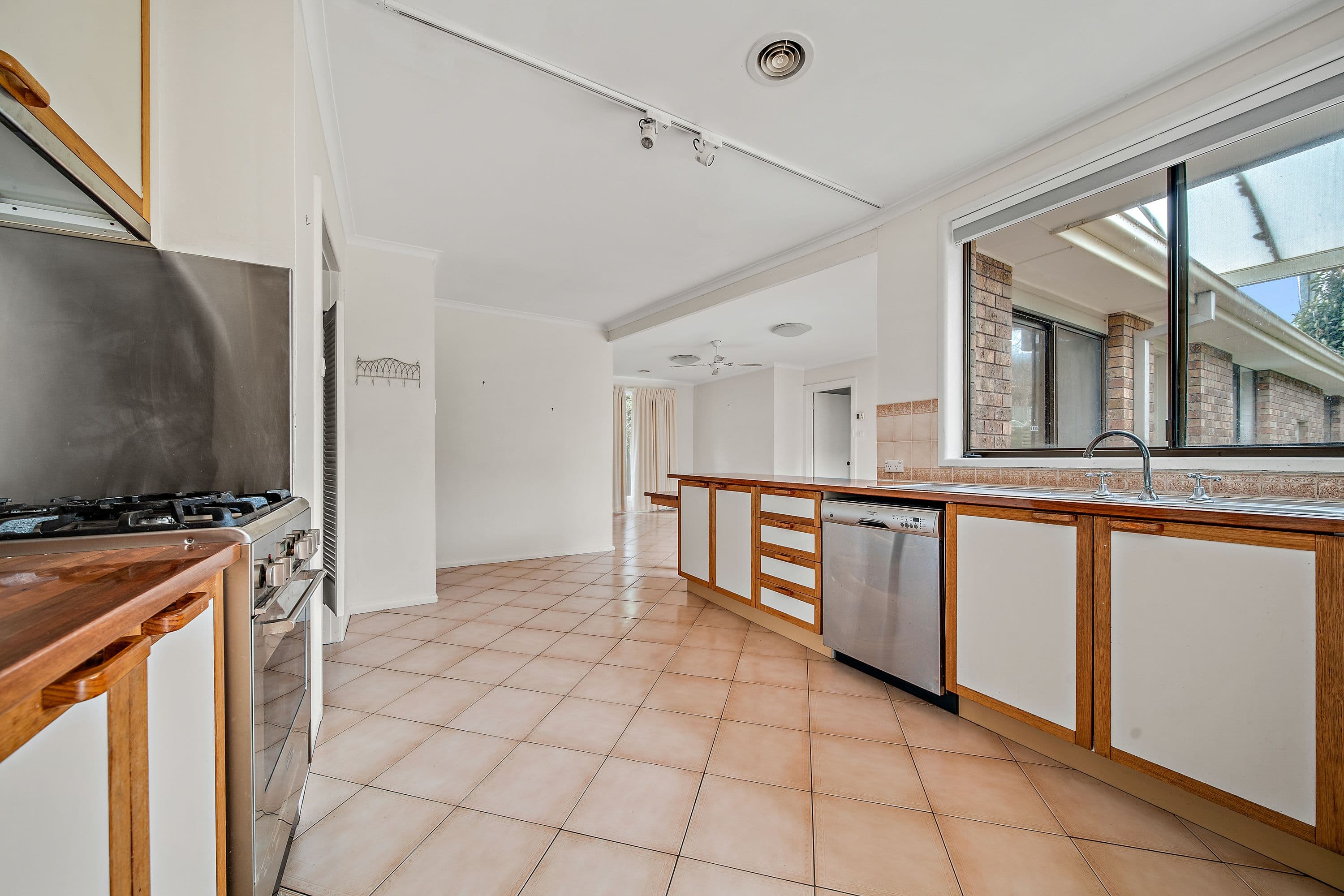 9 McPhail Place, Fadden ACT 2904, Fadden - Thumbnail 7