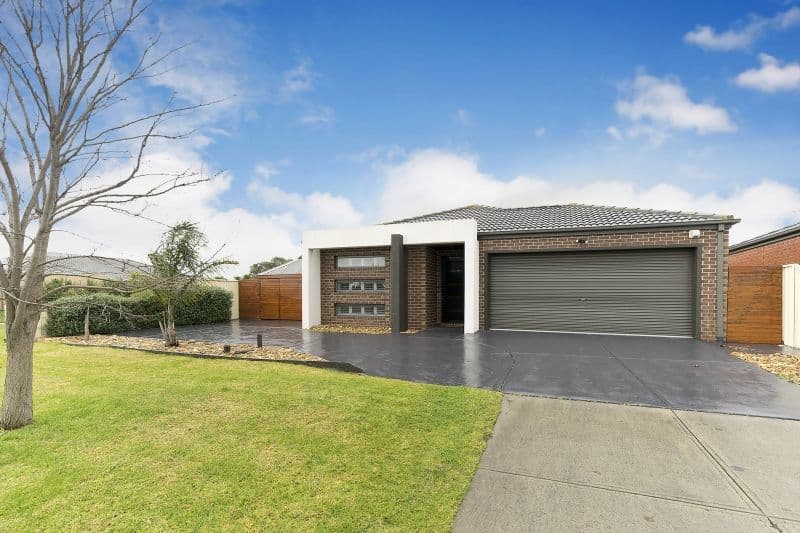 4 Delft Place, Pakenham VIC 3810, Pakenham - Image 1