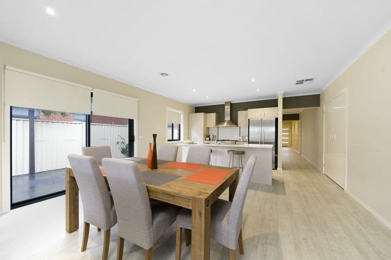 4 Delft Place, Pakenham VIC 3810, Pakenham - Thumbnail 6