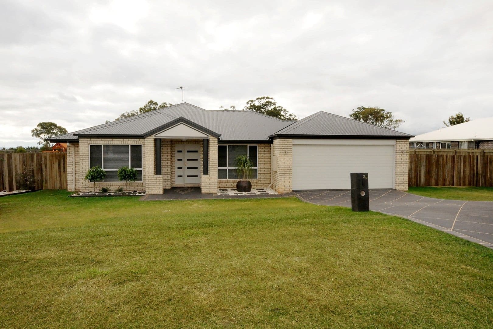32 Bennett Street, KLEINTON QLD 4352, Kleinton - Image 1