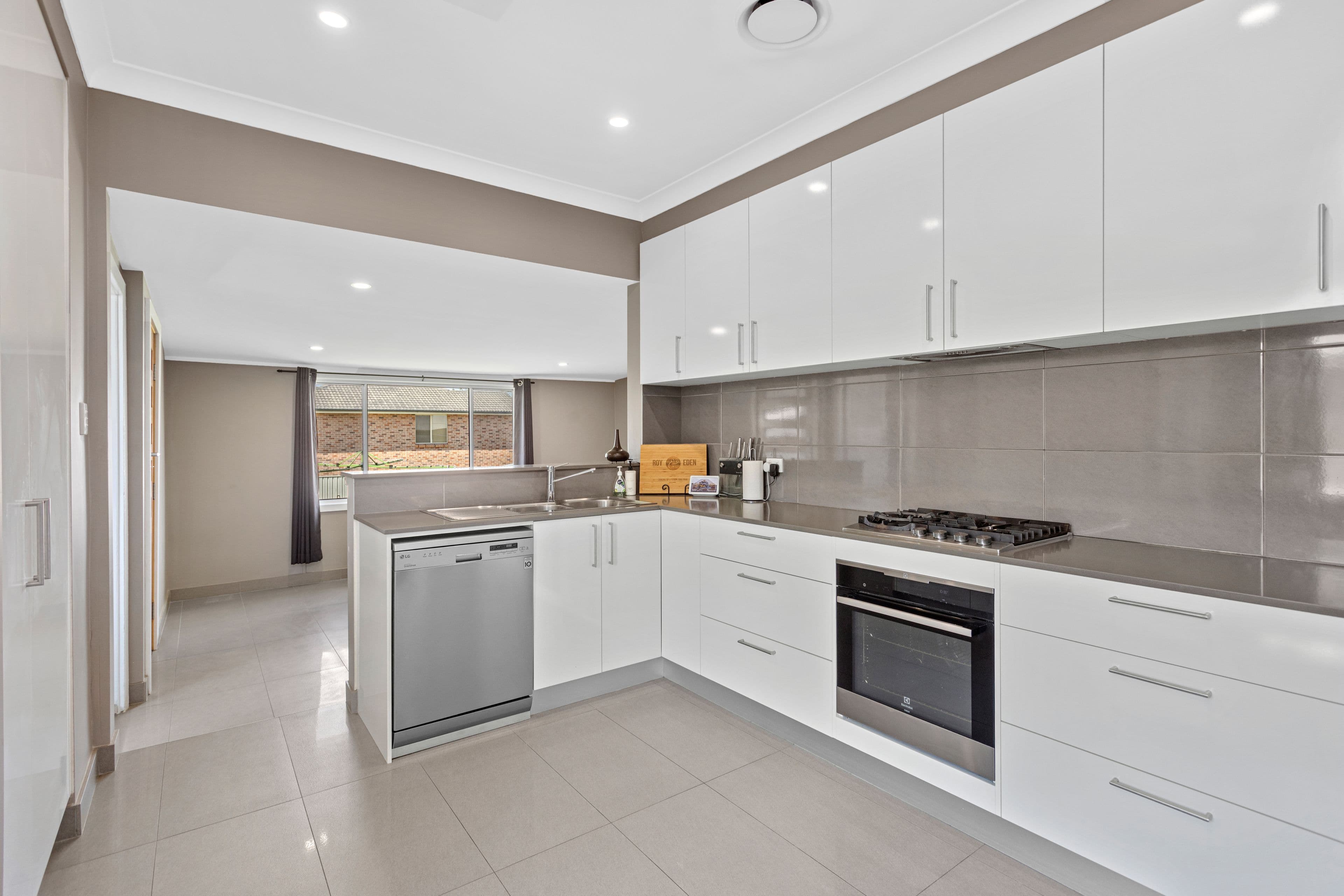 67 Griffiths Street, Oak Flats NSW 2529, Oak Flats - Thumbnail 3
