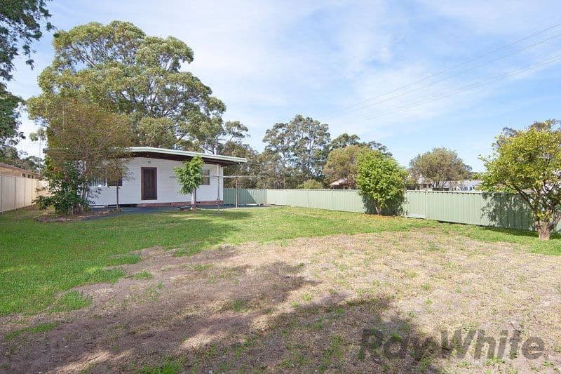 18 Parkside Drive, CHARMHAVEN NSW 2263, Charmhaven - Thumbnail 2