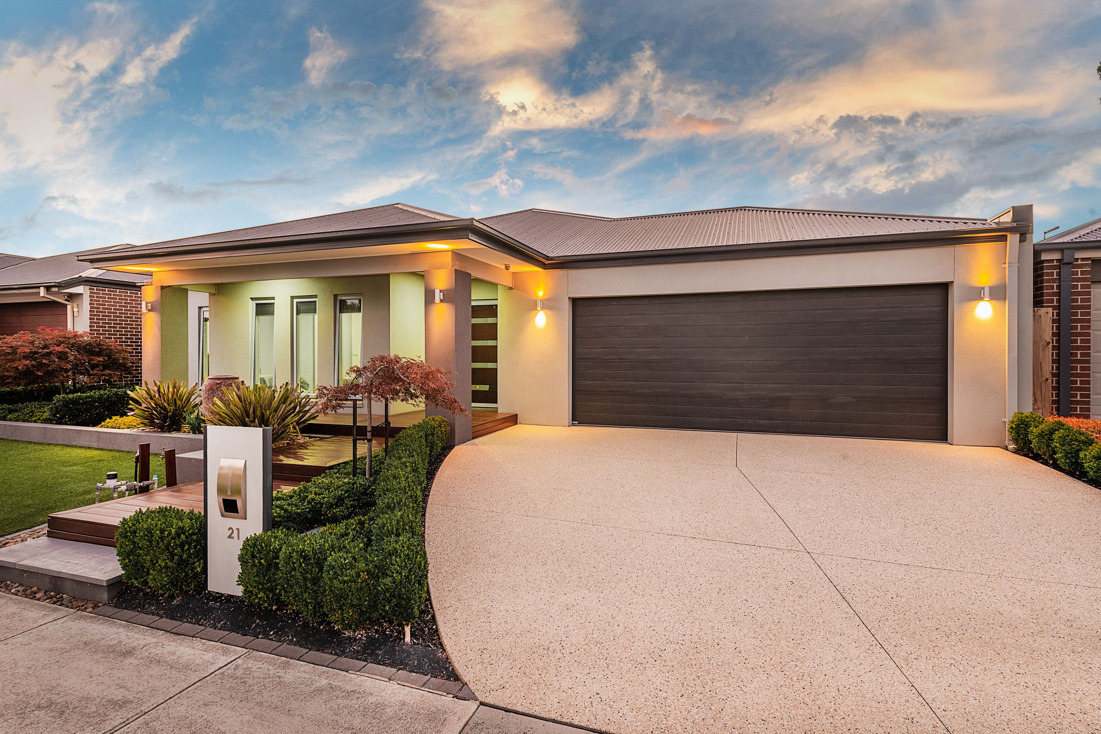 21 Stoneleigh Road, Cranbourne North VIC 3977, Cranbourne North - Image 1