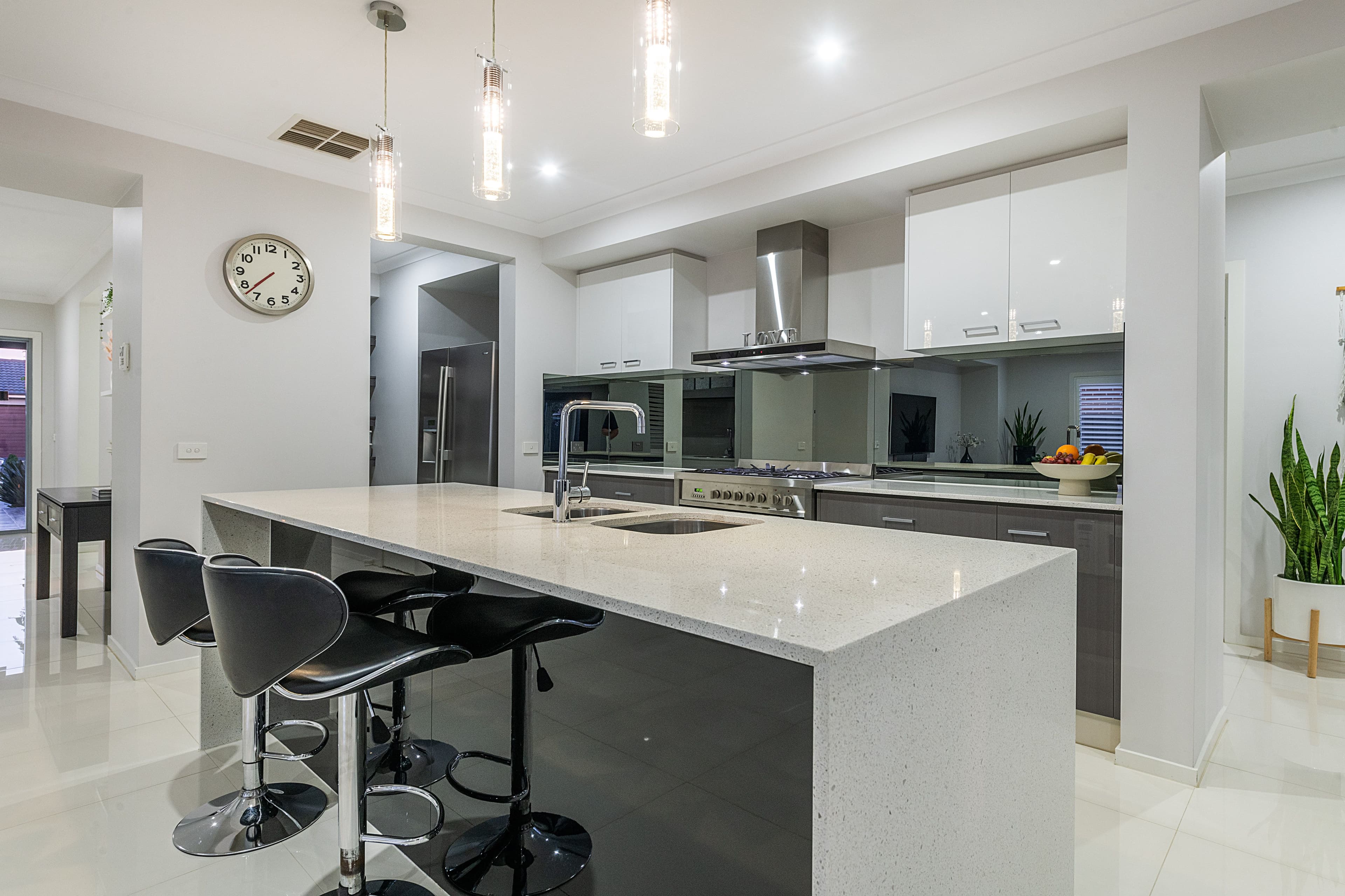 21 Stoneleigh Road, Cranbourne North VIC 3977, Cranbourne North - Thumbnail 3