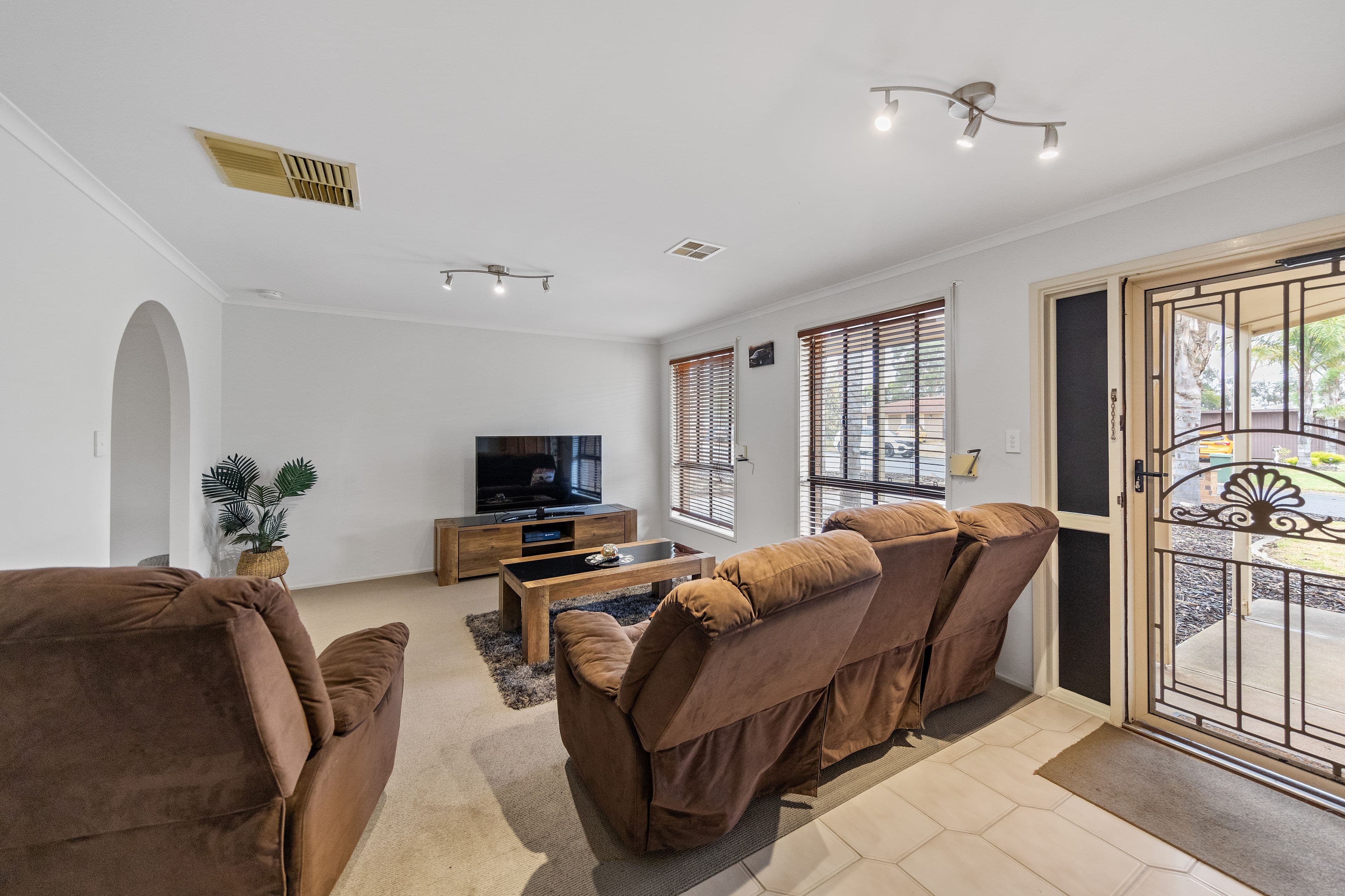 4 Brooks Avenue, Willaston SA 5118, Willaston - Thumbnail 2