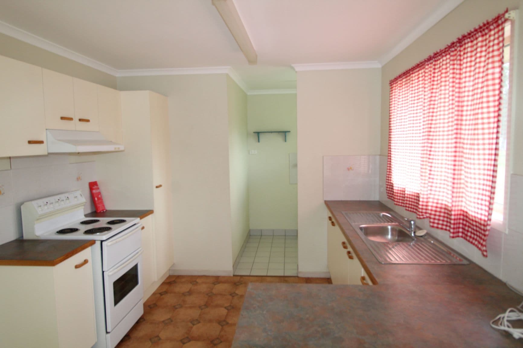 61 Dingyarra Street, Toogoolawah QLD 4313, Toogoolawah - Thumbnail 3