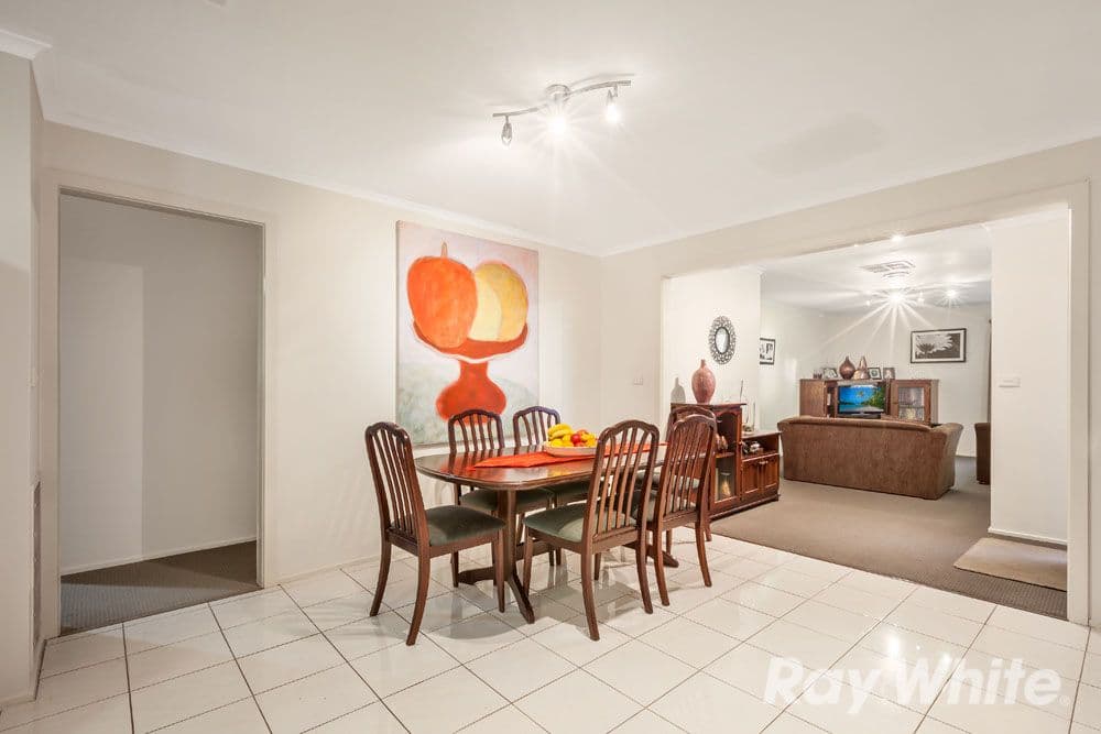 16 Parklea Court, MILL PARK VIC 3082, Mill Park - Thumbnail 3