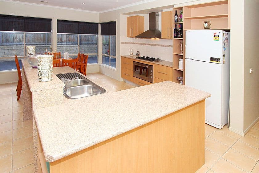 2 Petal Court, SOUTH MORANG VIC 3752, South Morang - Thumbnail 2