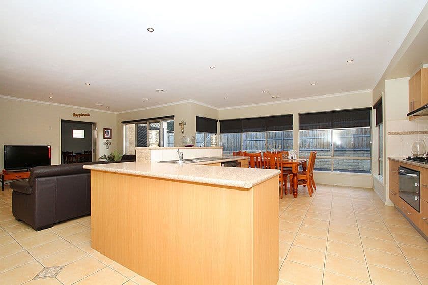 2 Petal Court, SOUTH MORANG VIC 3752, South Morang - Thumbnail 3
