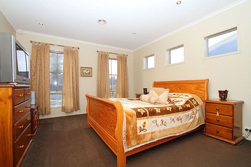 2 Petal Court, SOUTH MORANG VIC 3752, South Morang - Thumbnail 8