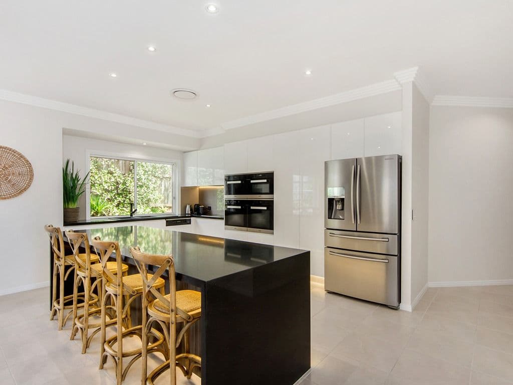 6 Strathford Court, Parkwood QLD 4214, Parkwood - Thumbnail 2
