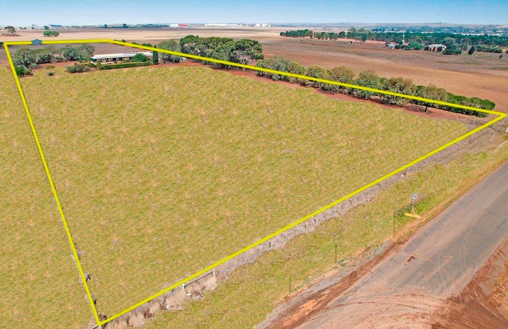 45 Canterbury Road West, Lara VIC 3212, Lara - Image 1