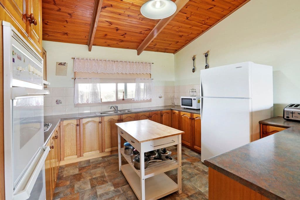 45 Canterbury Road West, Lara VIC 3212, Lara - Thumbnail 2