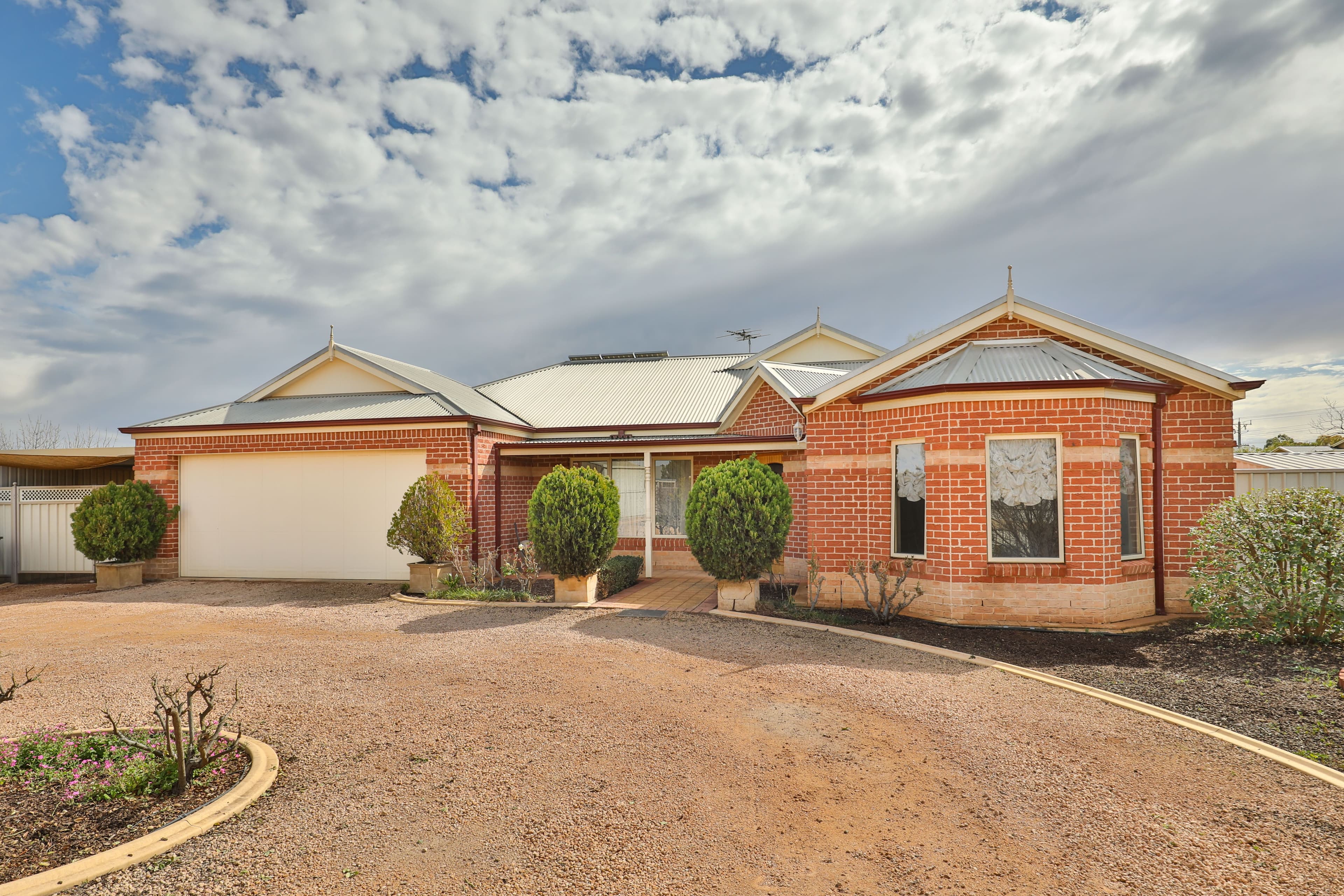 589 Sandilong Avenue, Irymple VIC 3498, Irymple - Thumbnail 2