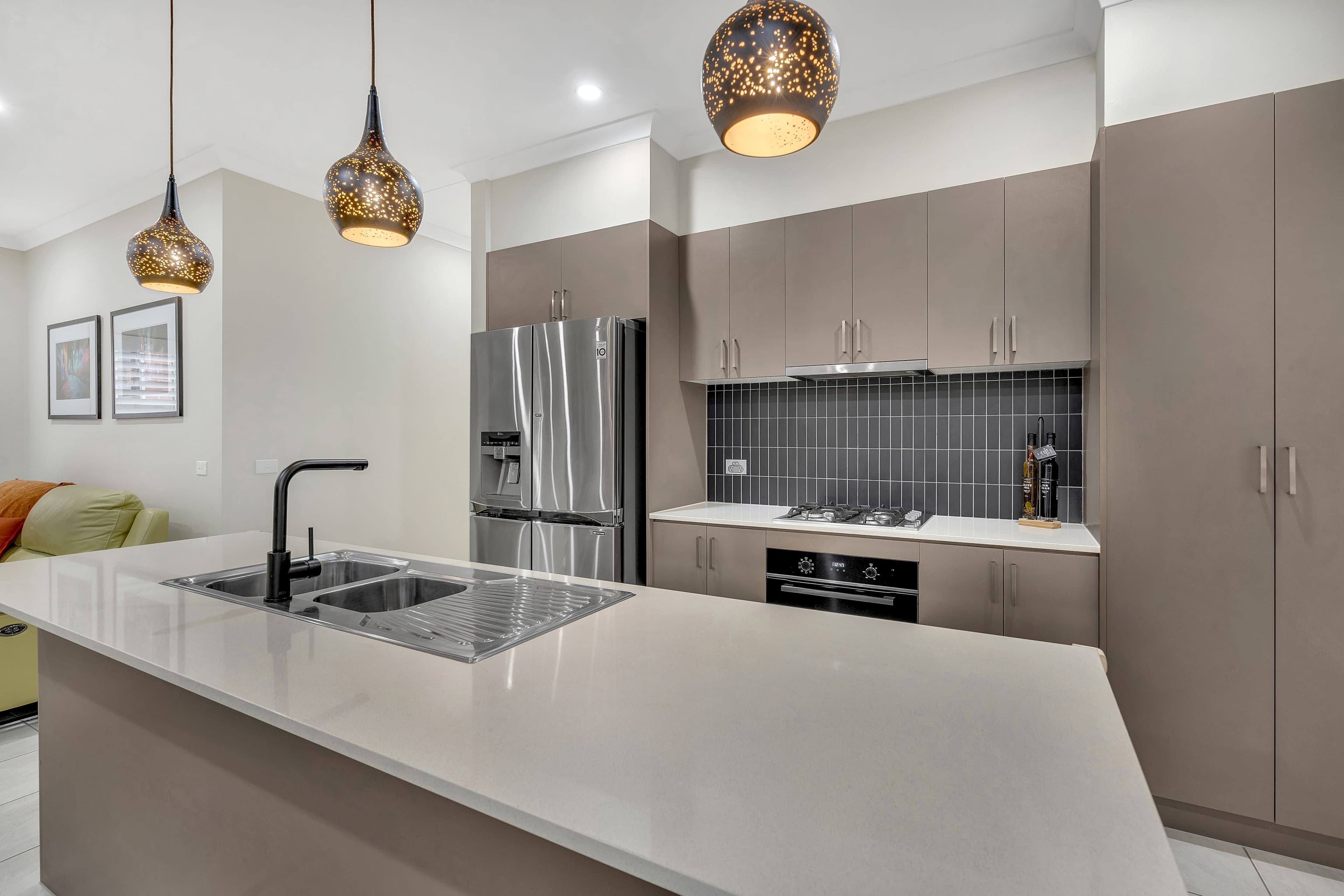 31 Groveton Street, Craigieburn VIC 3064, Craigieburn - Thumbnail 2