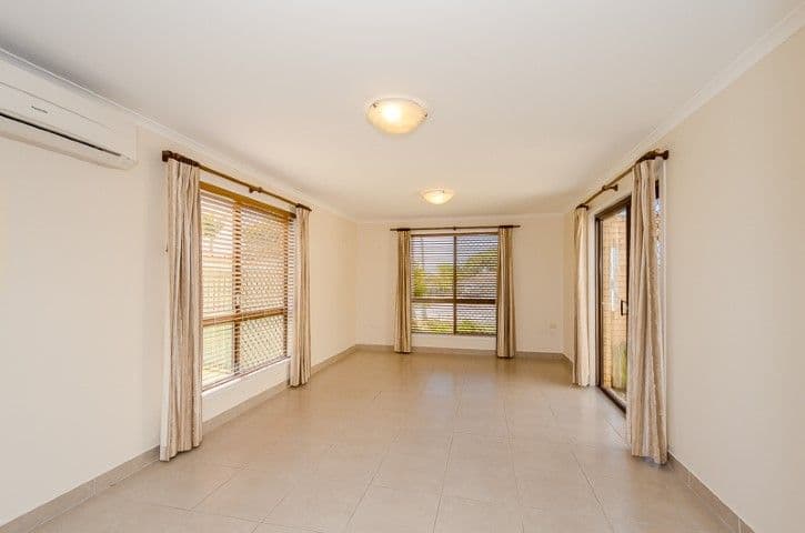 27 J Hickey Avenue, Clinton QLD 4680, Clinton - Thumbnail 5