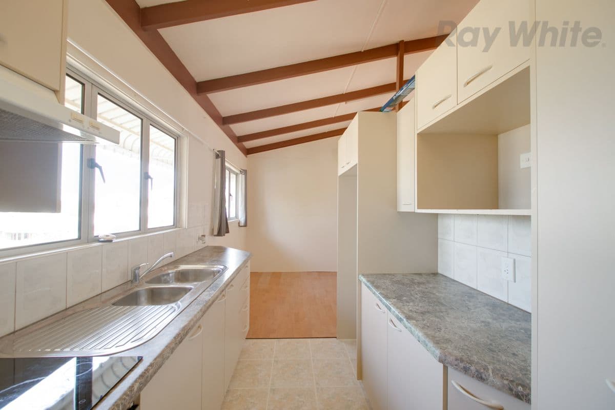 62 Alice Street, Silkstone QLD 4304, Silkstone - Thumbnail 7