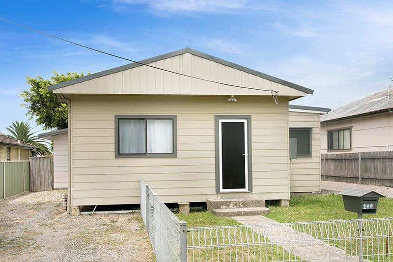 142 Central Avenue, Oak Flats - Image 1