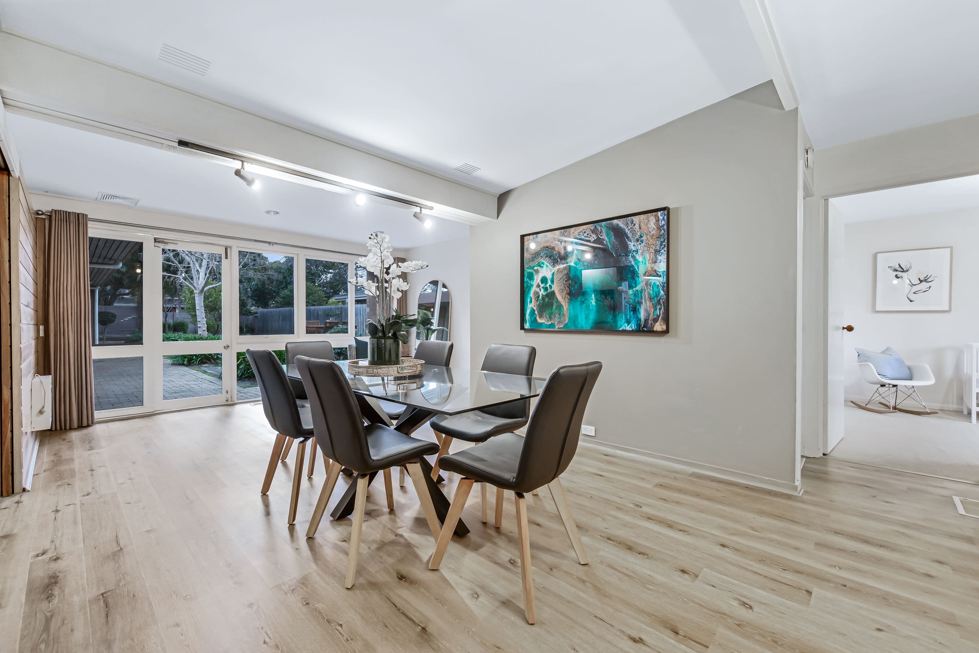 13 Bunker Crescent, Glen Waverley VIC 3150, Glen Waverley - Thumbnail 4