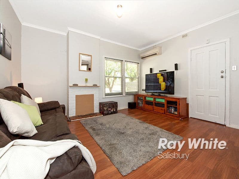 9 Barton Road, Elizabeth Downs SA 5113, Elizabeth Downs - Thumbnail 2