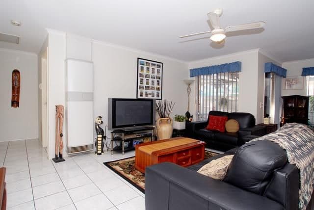 38 Lynbridge Crescent, TARNEIT VIC 3029, Tarneit - Thumbnail 2