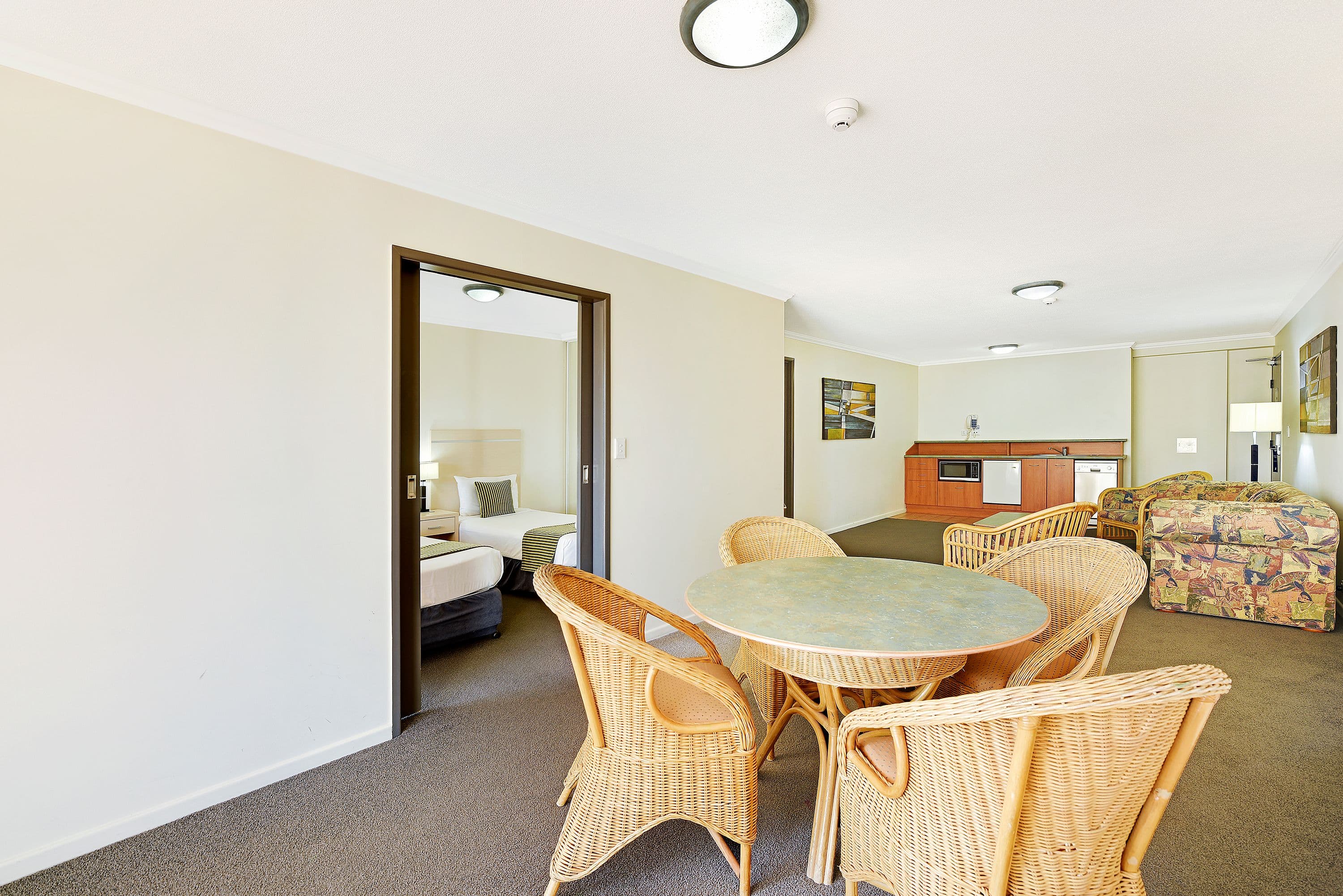132 Ferny Avenue, Surfers Paradise QLD 4217, Surfers Paradise - Thumbnail 7