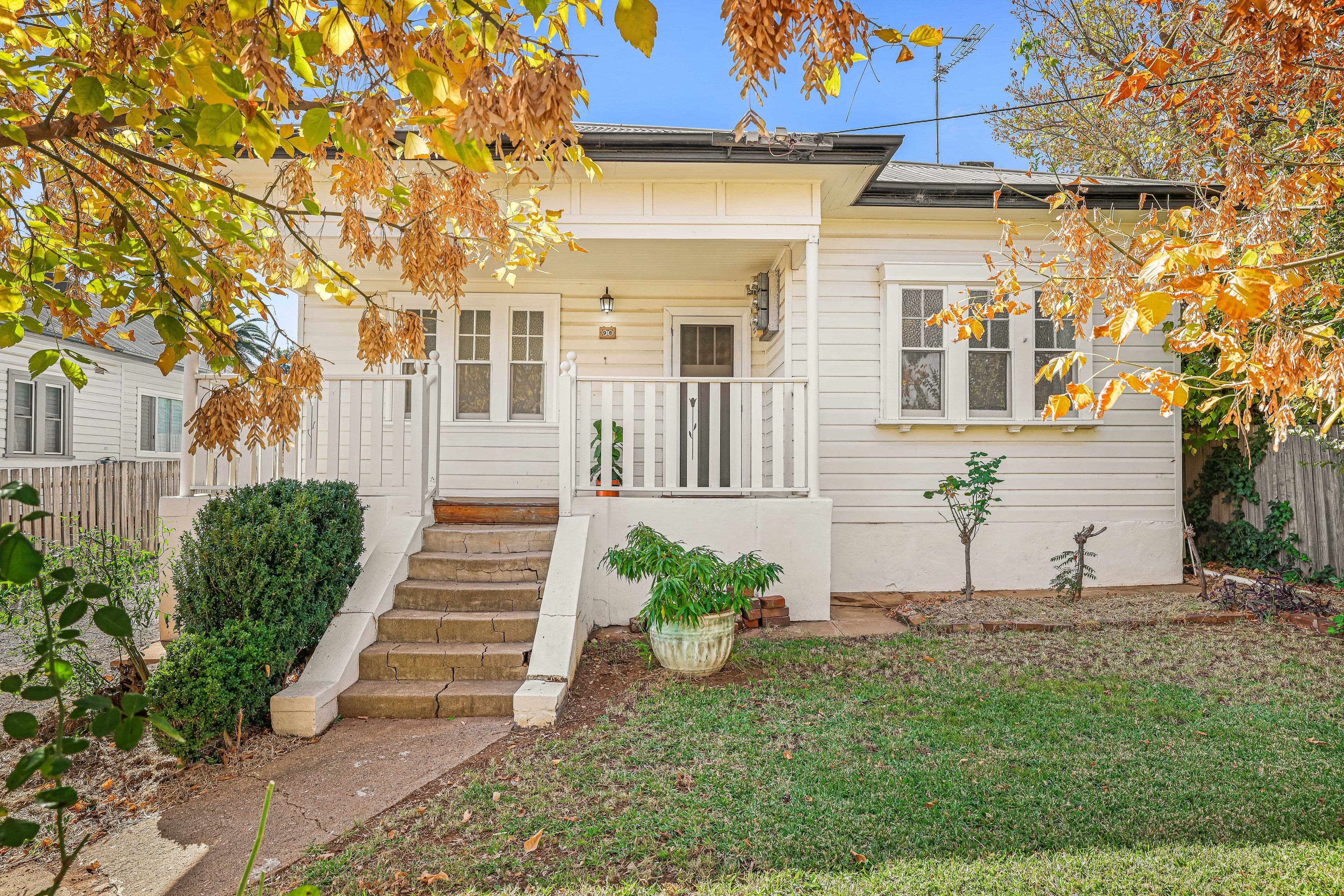 98 Rawson Avenue, Tamworth NSW 2340, Tamworth - Image 1