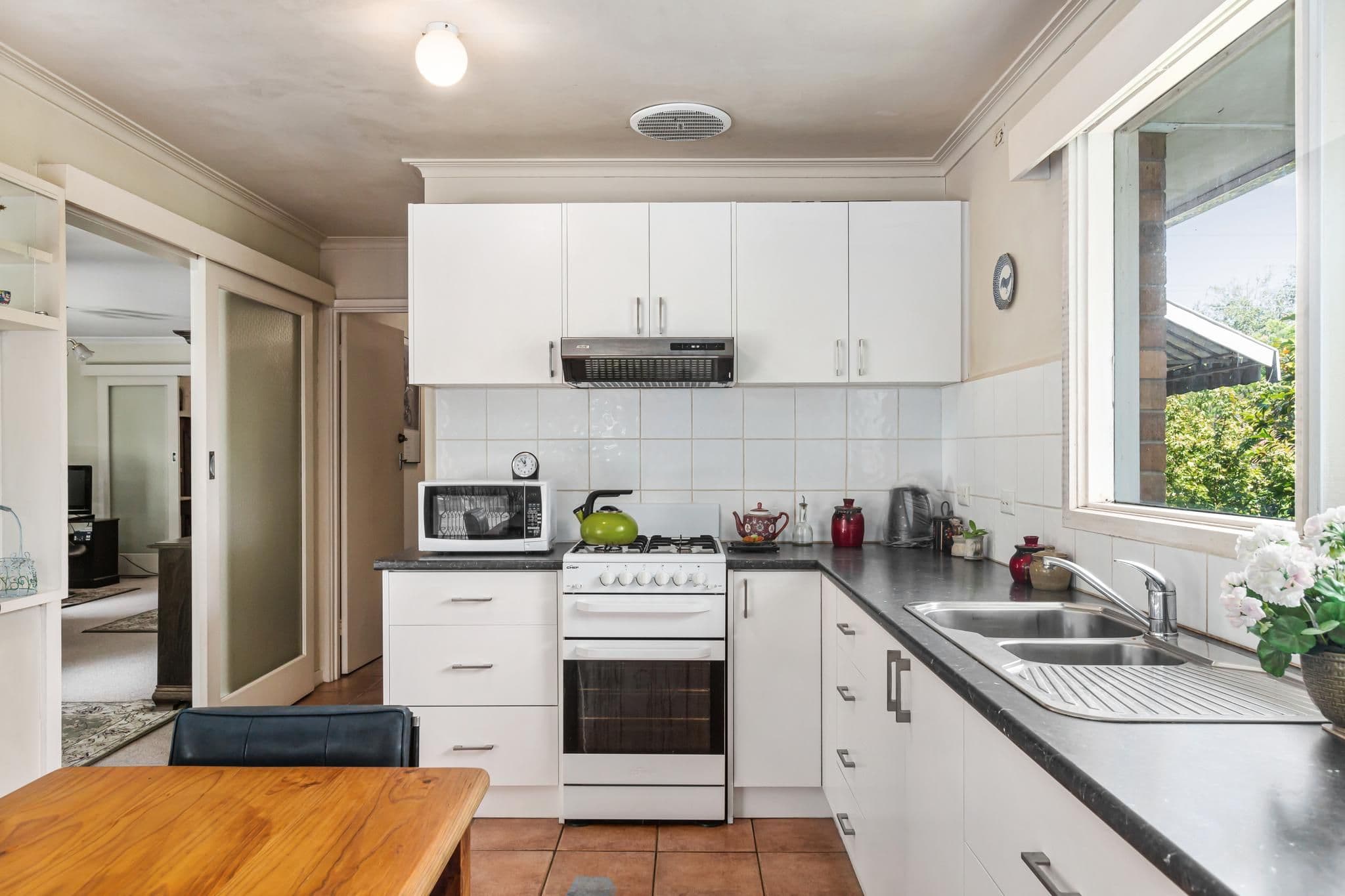13 Jeffrey Drive, Ringwood VIC 3134, Ringwood - Thumbnail 2