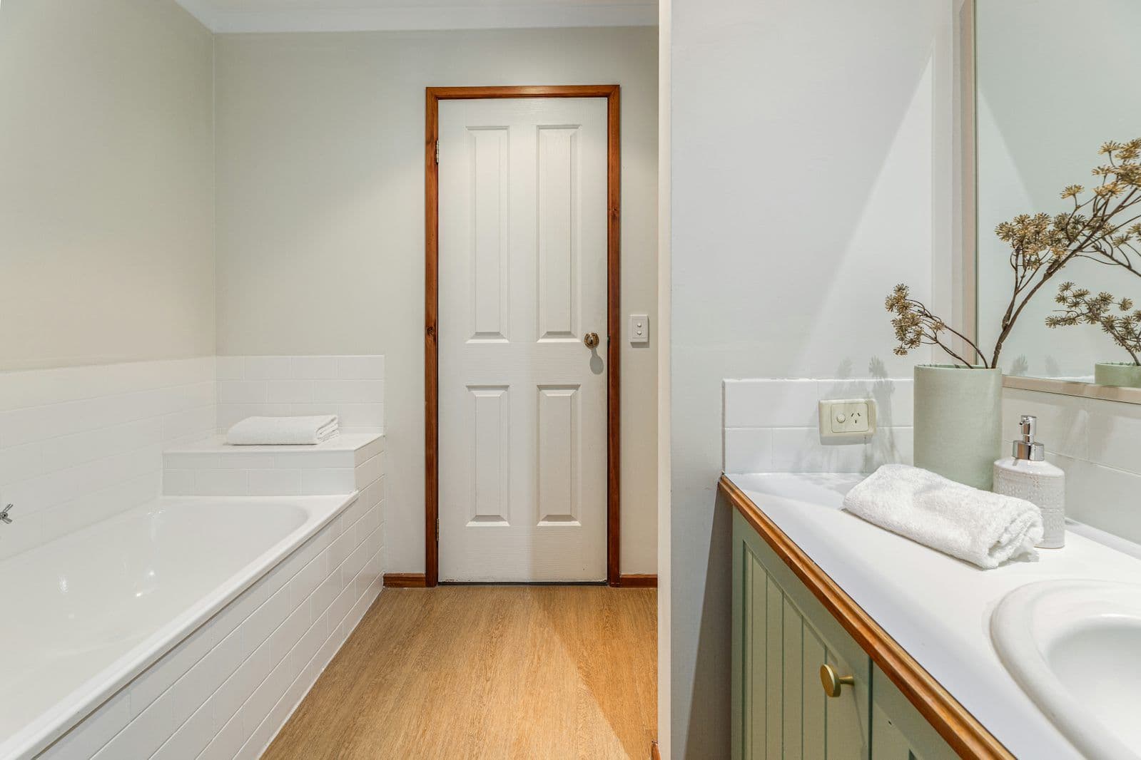 13 Tarrangower Place, Berwick VIC 3806, Berwick - Thumbnail 7