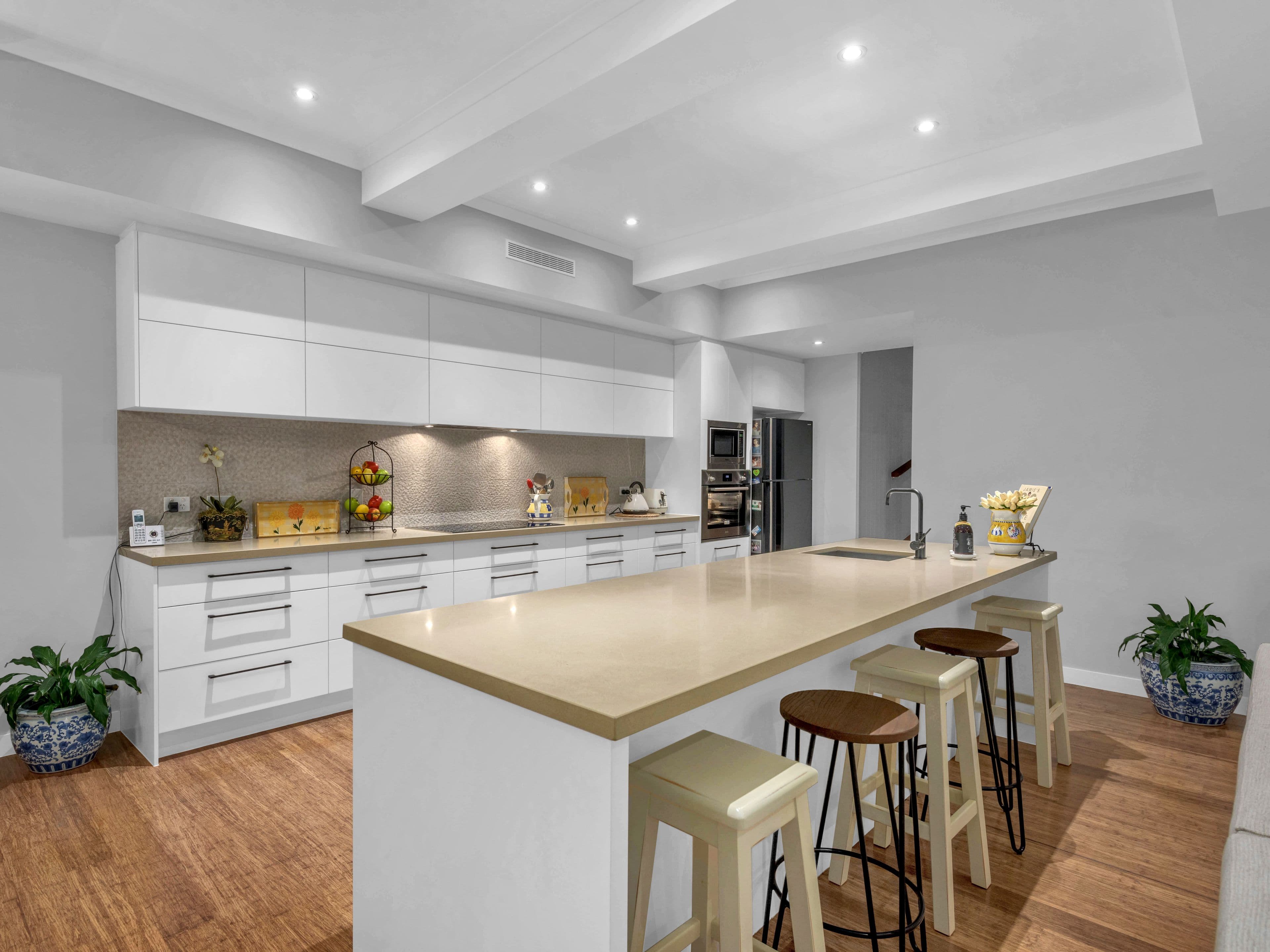 52 Lytton Road, Bulimba QLD 4171, Bulimba - Thumbnail 3