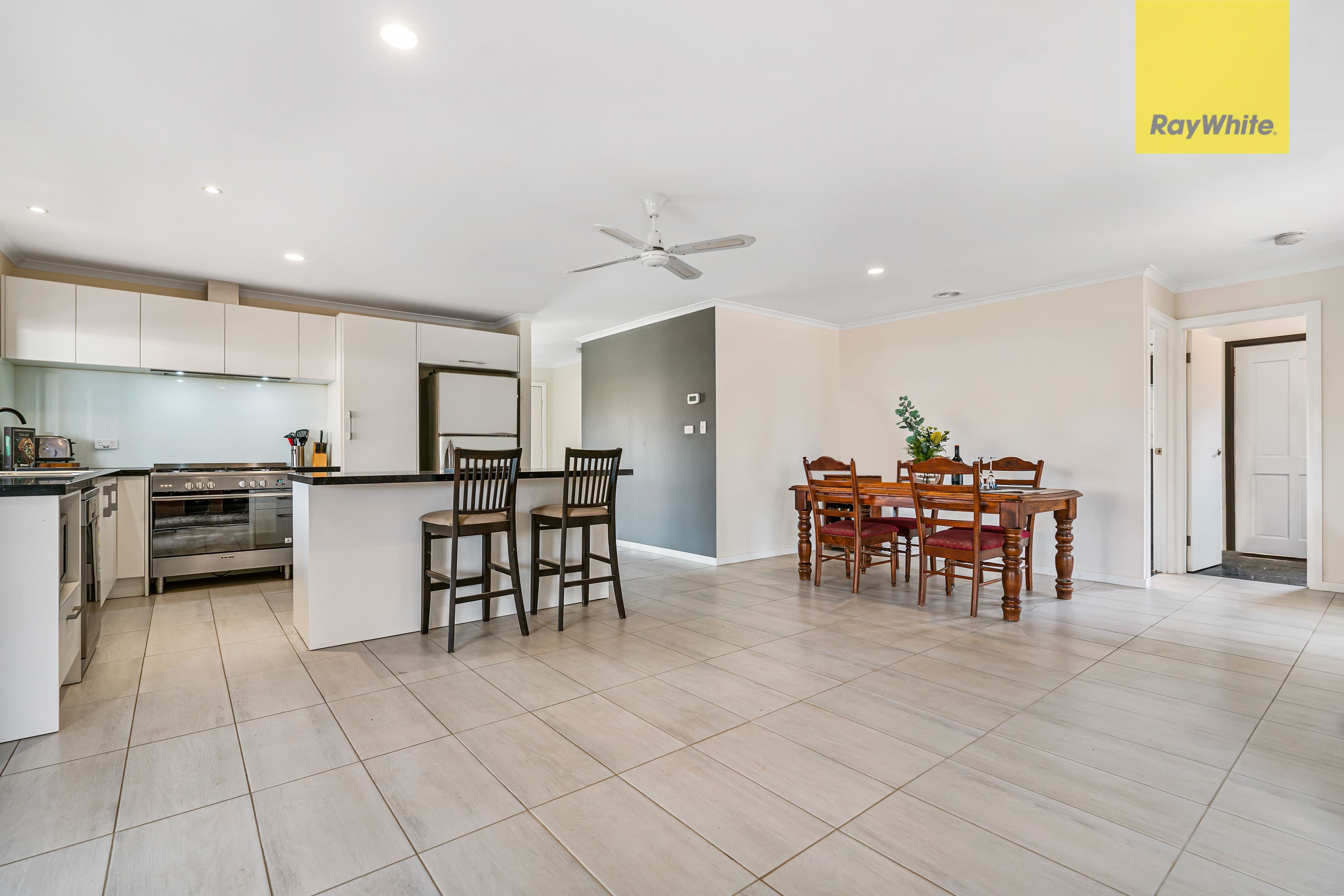 14 Regal Court, Melton South VIC 3338, Melton South - Thumbnail 5