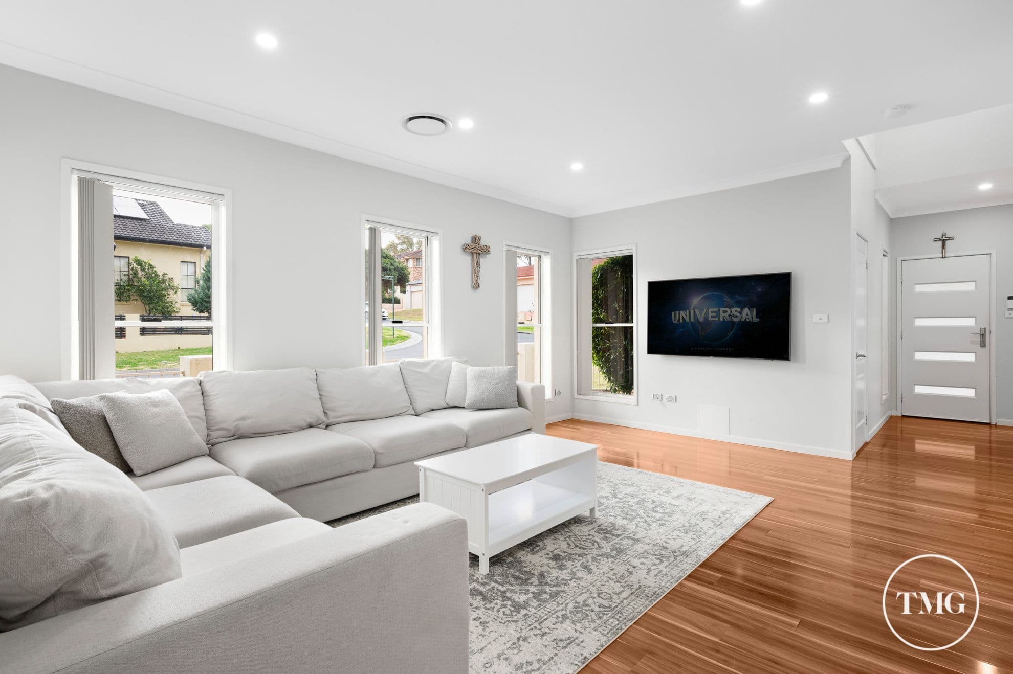 9 Hallen Place, West Hoxton NSW 2171, West Hoxton - Thumbnail 2