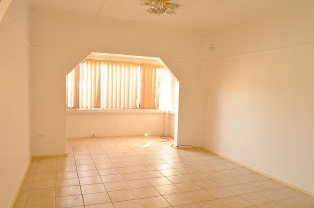 948 Punchbowl Road, PUNCHBOWL NSW 2196, Punchbowl - Thumbnail 4