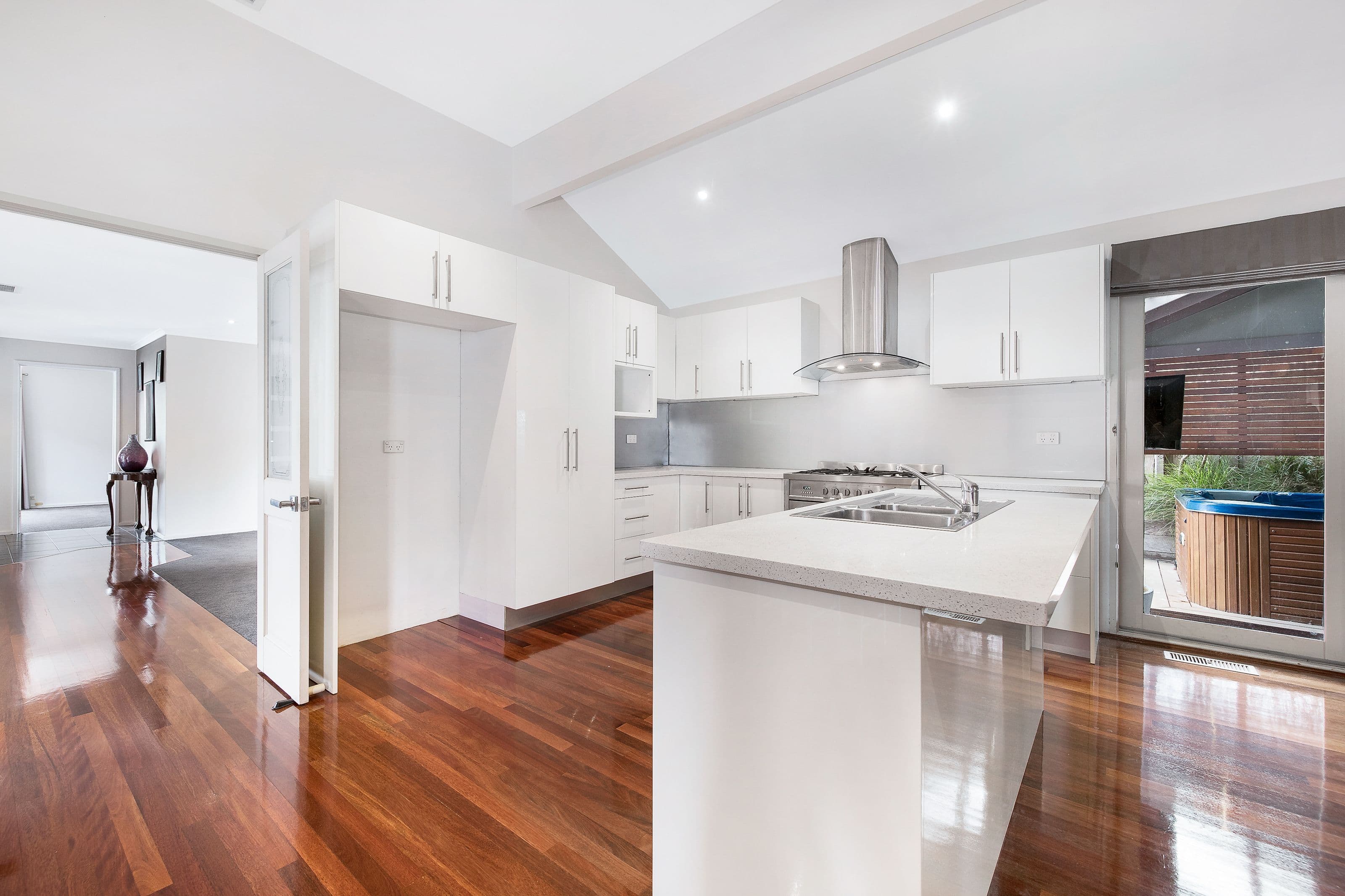 14 Narambi Close, Ferntree Gully VIC 3156, Ferntree Gully - Thumbnail 3