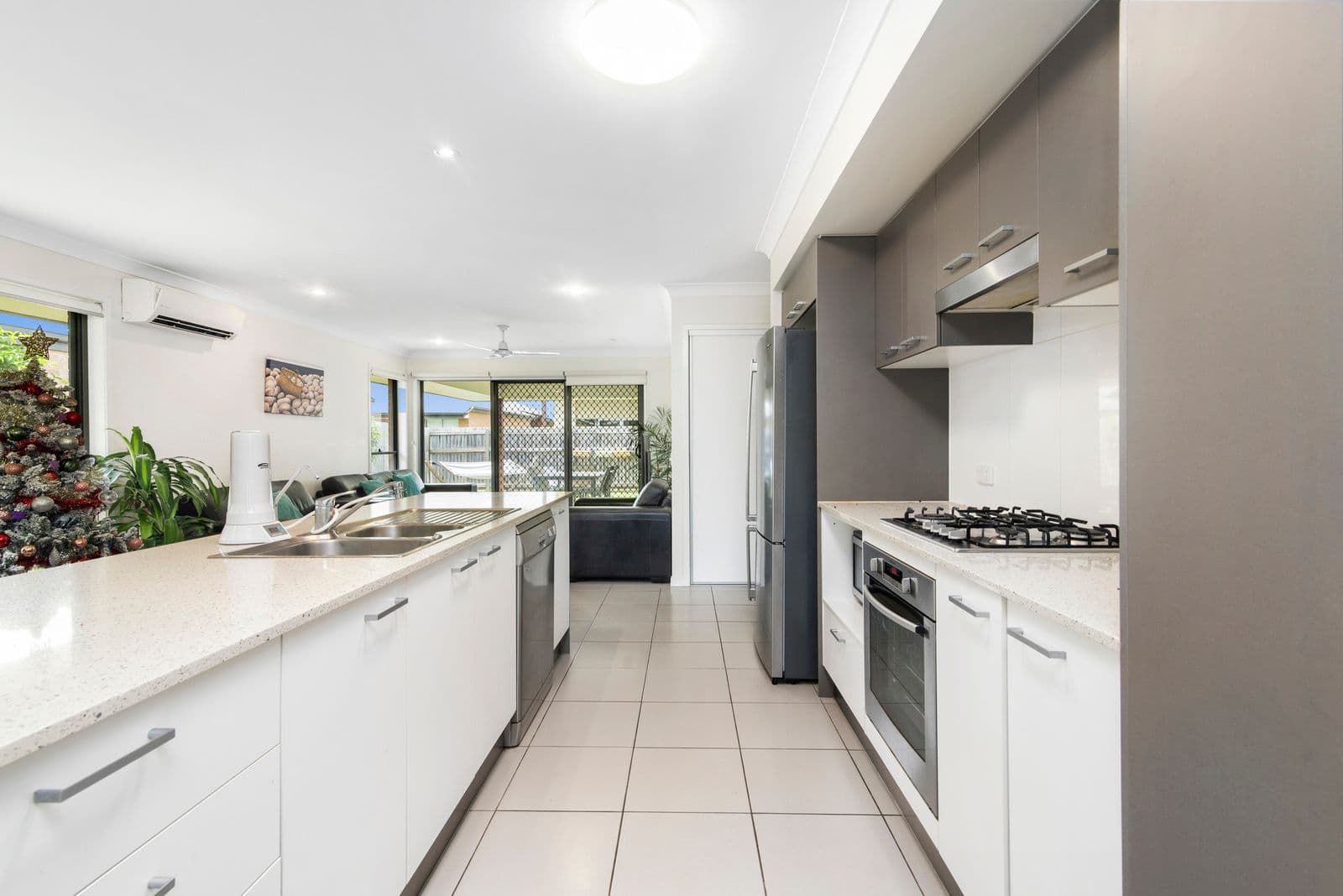 28 Brookside Circuit, Ormeau QLD 4208, Ormeau - Thumbnail 3