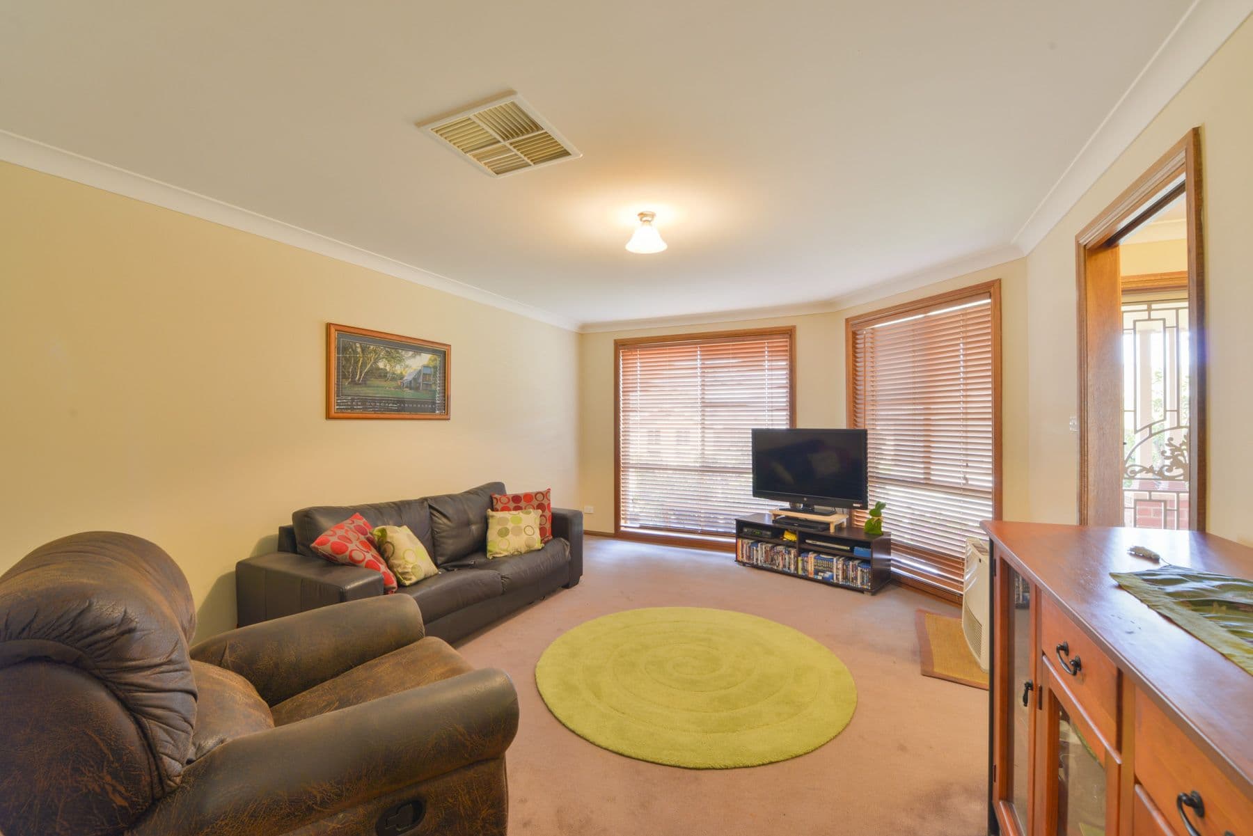 37 Warburton Drive, Westdale - Thumbnail 4