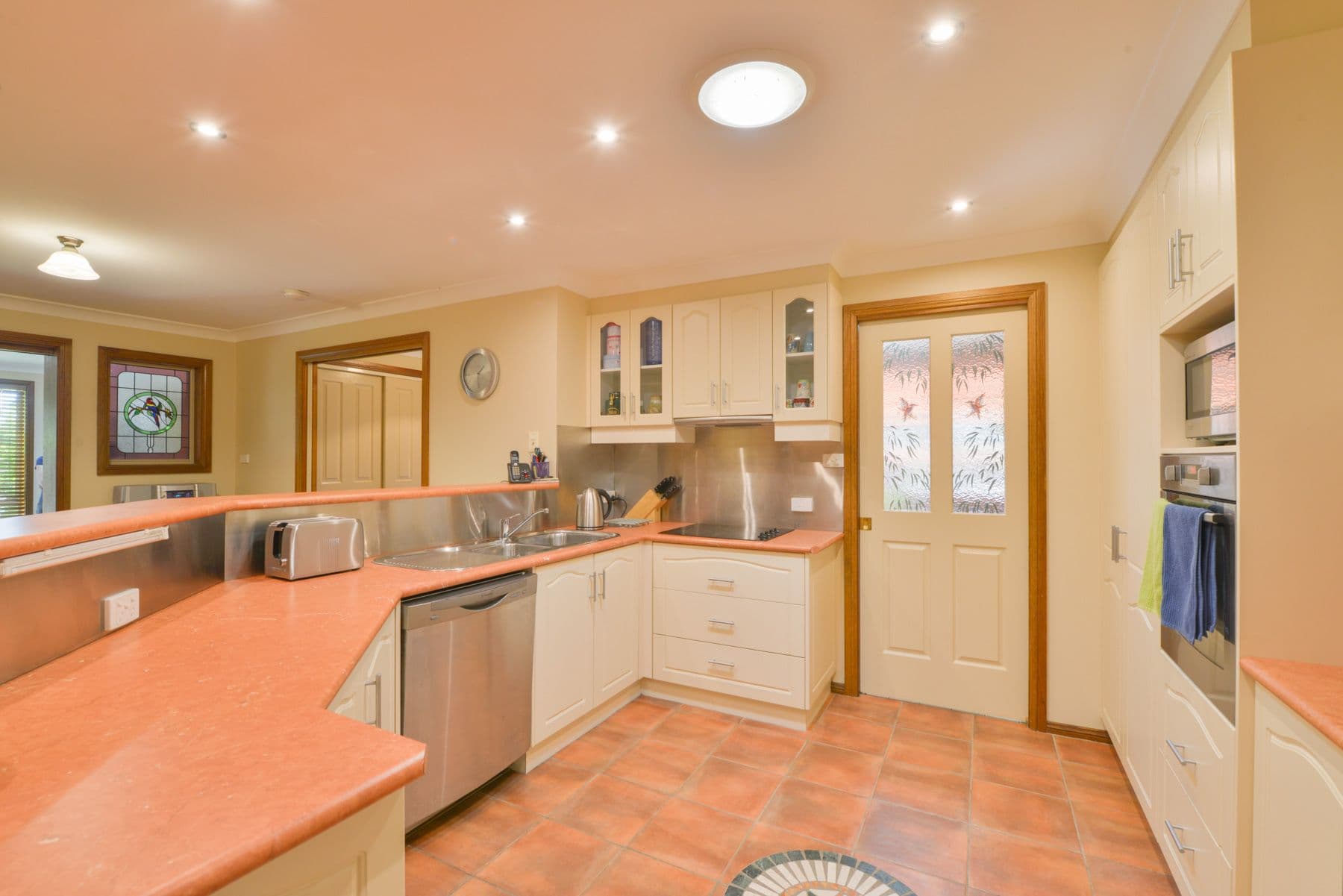 37 Warburton Drive, Westdale - Thumbnail 5