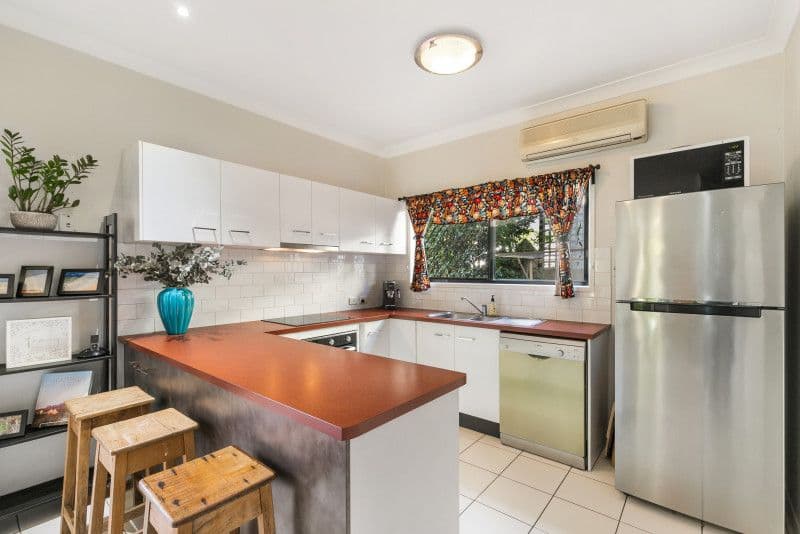 11 Cardross Street, Yeronga QLD 4104, Yeronga - Thumbnail 6