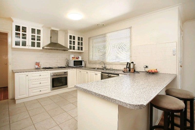 15 Simmonds Place, ENDEAVOUR HILLS VIC 3802, Endeavour Hills - Thumbnail 4