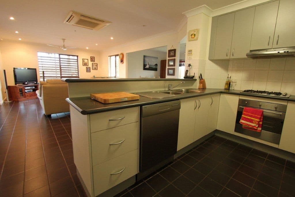 2 Shamic Court, EIMEO QLD 4740, Eimeo - Thumbnail 5