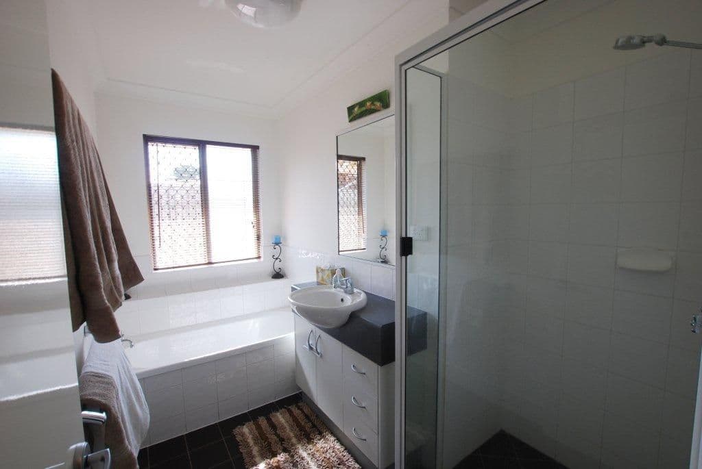2 Shamic Court, EIMEO QLD 4740, Eimeo - Thumbnail 8